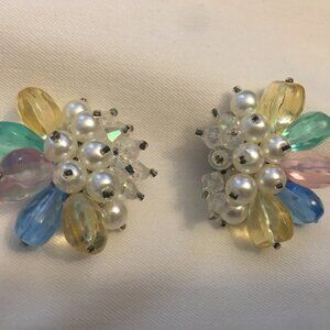 Vintage multicolor glass pearls clip earrings